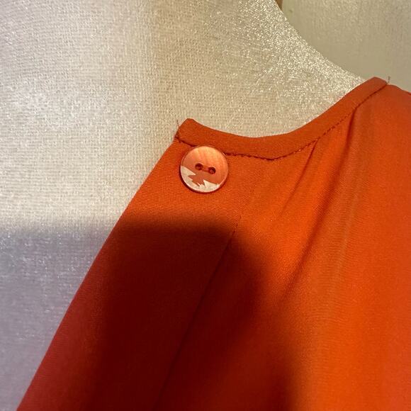 Theory coral three-quarter sleeve button down silk blouse size P - Picture 5 of 13